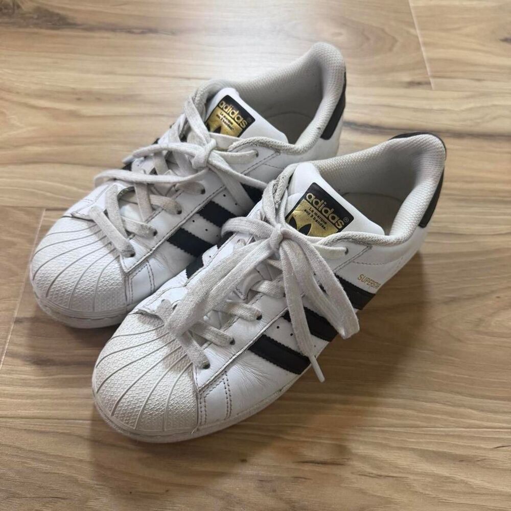 Adidas Superstars samba style skater sneakers Size women’s 6.5